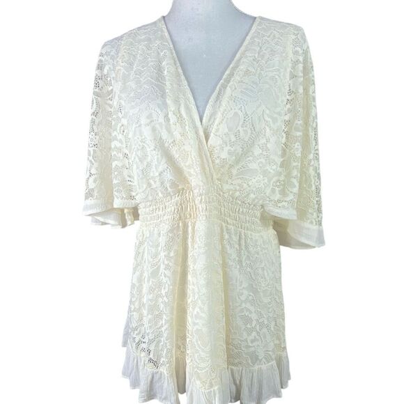 Torrid Womens Beige Stretch Lace Surplice Dolman Sleeve Blouse Top Size 1 - Picture 2 of 7